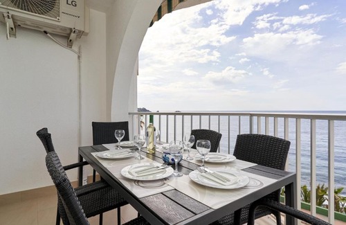Almunecar Apartment | Elegant Apartment with Garage and Ocean View in Almuñecar