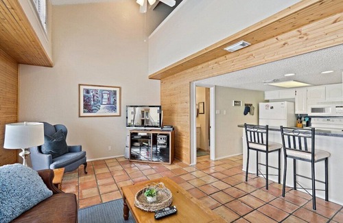 Oatmeal Condo | Waterfront Condo #207: Pool, Hot Tub & Lake Access Awaits