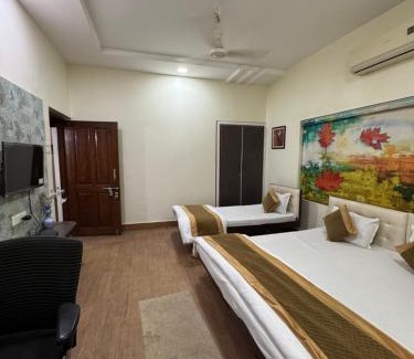 Nagpur House | Budget-Friendly Rampriya Service Apartment for Families