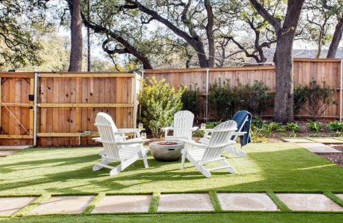 Travis Heights House | Modern Character Home in Austin with Pool & Hot Tub