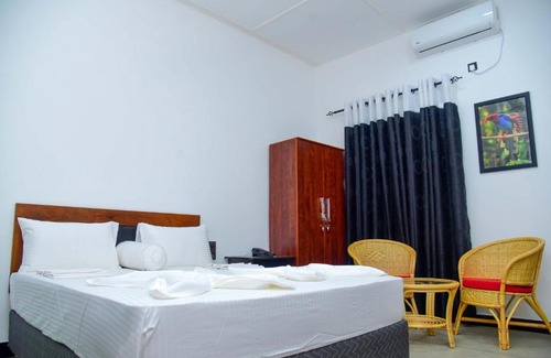 Anuradhapura Hotel | Relaxing Ramsey Resort with Hot Tub & Breakfast Options