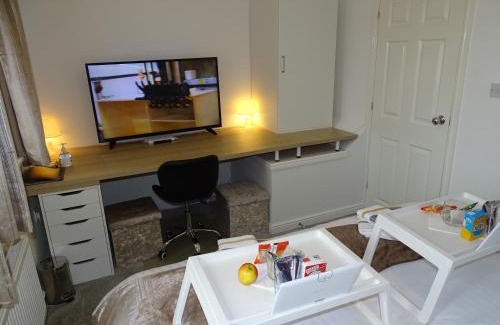 Fishlake Apartment | Ramskir Apartment: Oceanfront Retreat with Great Amenities