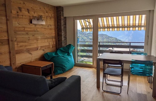 Veysonnaz Apartment | Cozy Ramuge A 031 Apartment for Families – Rated 9/10!