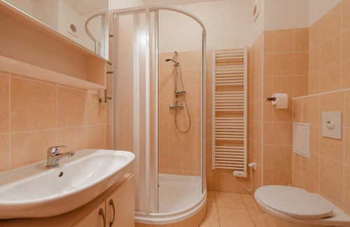Ostruzna Apartment | Pet-Friendly Retreat at Ramzová Pod Klínem - Top Rated Stay