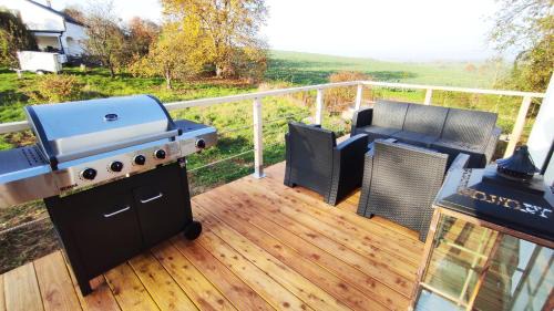 Trsice House | Discover Ranch 66 - Modern Tiny House with Hot Tub & Pool