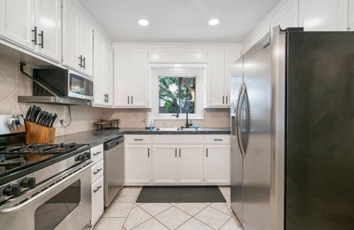 Tulsa House | Pet-Friendly Ranch Acres: Top-Rated Stay in Tulsa