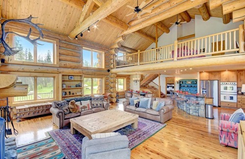 Fraser House | Experience Ranch Creek Log Home: 10/10 Rated Getaway