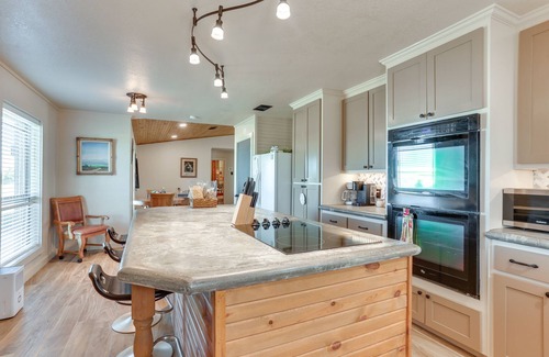 Calera House | Idyllic Ranch Getaway with Pool and Horse Access Awaiting You