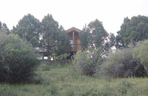 Hatch Cabin | Sevier River Ranch: Cozy Cabin with Spa & Breakfast Included