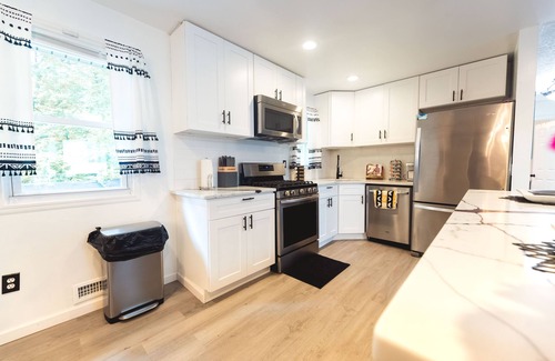 Piscataway House | Spacious Ranch Haven BnB: Ideal for Families and Pets