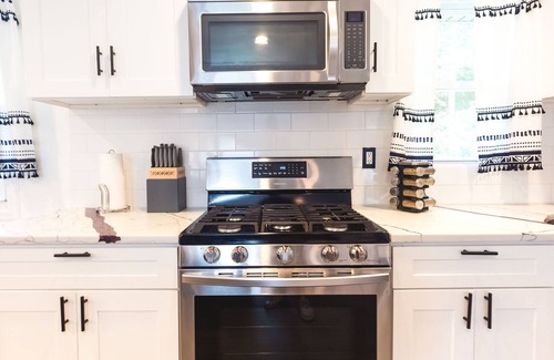 Piscataway House | Spacious Ranch Haven BnB: Ideal for Families and Pets