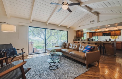 Paso Robles House | Enchanting Ranch House Estate with Vineyard Views & Pool