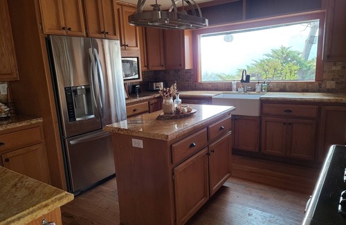 Coalinga House | Idyllic Ranch House with Scenic Mountain View & Private Pool