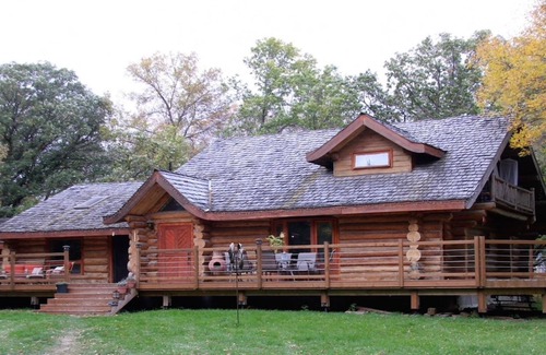 Sanford House | Discover Ranch O Relax O: Manitoba’s Hidden Gem Awaits!