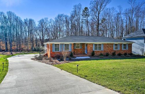 Lake Jeanette House | Pet-Friendly Ranch Home Near Downtown Greensboro