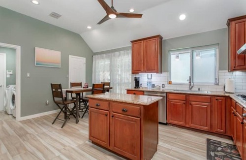 Plano House | Idyllic Ranch Home: Steps to Park & Shops, Family-Friendly