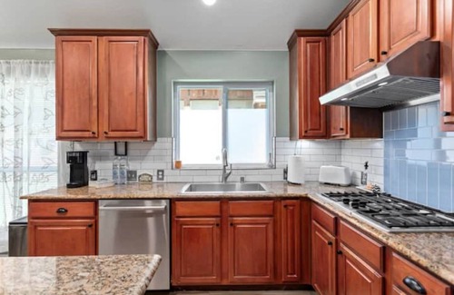 Plano House | Idyllic Ranch Home: Steps to Park & Shops, Family-Friendly