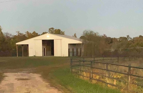 Siloam Springs House | Family-Friendly Getaway at Ranch with Bronco & Betsey
