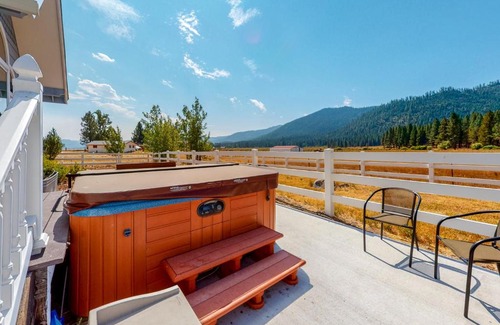 Sattley House | Ranchita Avalon: Top-Rated Getaway with Hot Tub & Accessibility