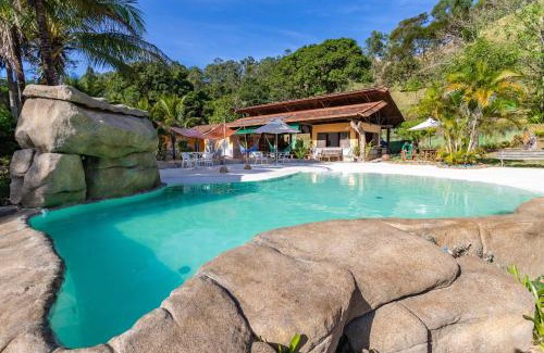 Paraiba do Sul House | Relaxing Rancho das Maritacas with Pool & Ocean Views