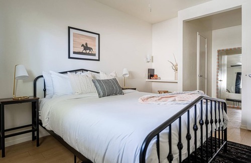 North University Apartment | Rancho Del Sol: Family-Friendly Retreat with Roku TV