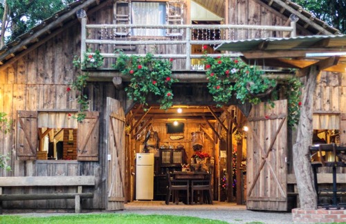 Rio Negro Cabin | Pet-Friendly Retreat at Rancho do Lucas - Perfect for Families