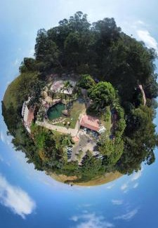 Lavrinhas Hotel | Discover Rancho do Zé João: Family-Friendly with Pool & Kitchen