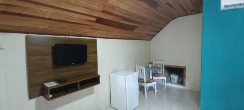 Sao Jose do Barreiro Ski Chalet | Pet-Friendly Rancho Pôr Do Sol with Pool & Hot Tub
