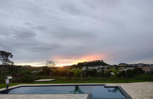 Piumhi Villa | Family-Friendly Getaway at Rancho Pôr do Sol with Pool