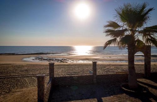 Segunda Seccion House | Beachfront Rancho Percebu Studio: Family-Friendly Retreat