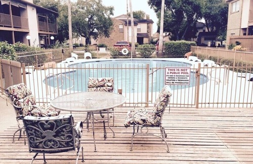 Rancho Viejo Apartment | Pet Friendly Rancho Viejo Getaway Condo with Pool & Spa