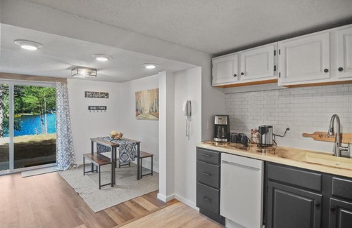 Parsonsfield Villa | Cozy Randall Lake Retreat - Family-Friendly Villa Awaits