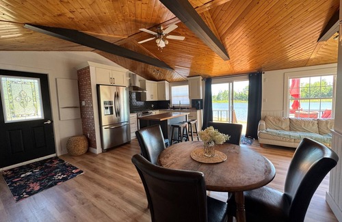 Haute-Aboujagane House | Randyer Riverside Getaway -Local to all ammenities