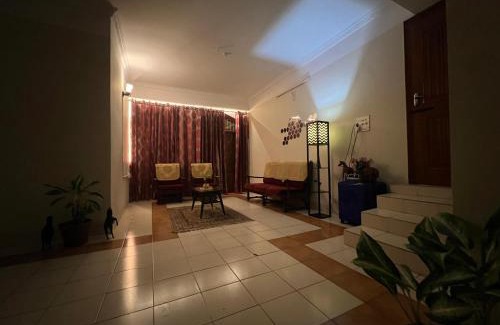 Sualkuchi House | Pet-Friendly Rang Niwas: Guest Rated 9/10 for Families