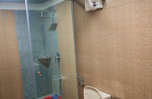 Maulvi Bazar Hotel | Rangauti Resort: Family-Friendly Retreat with Pool & Dining