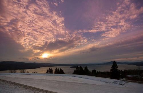 Rangeley Resort | Pet-Friendly Rangeley Lake Resort with Private Pool & Hot Tub