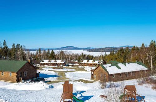 Rangeley Resort | Pet-Friendly Rangeley Lake Resort with Private Pool & Hot Tub