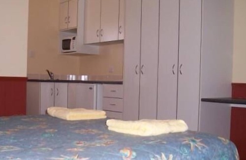 Moola Bed & Breakfast | Inviting Rangemore Estate: Family-Friendly with Breakfast
