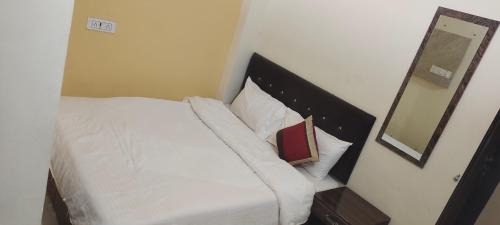 Sawai Madhopur House | Comfortable Stay at Ranthambhore Tiger Hut with Breakfast
