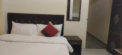 Sawai Madhopur House | Comfortable Stay at Ranthambhore Tiger Hut with Breakfast