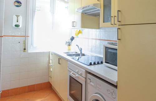 Zoagli Apartment | Rapallo comfortable apartment a stone's throw from the sea with parking space