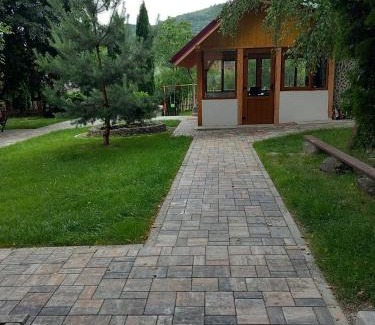 Cristian House | Pet-Friendly Retreat at Rapsodia Muntilor - Rated 9.6/10