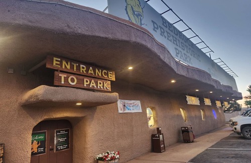 Valle RV Rental | Discover Raptor Ranch: Family-Friendly Getaway with Spa