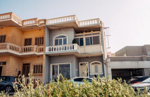 Xewkija House | Oceanfront Phase Guesthouse with Pool and Restaurant