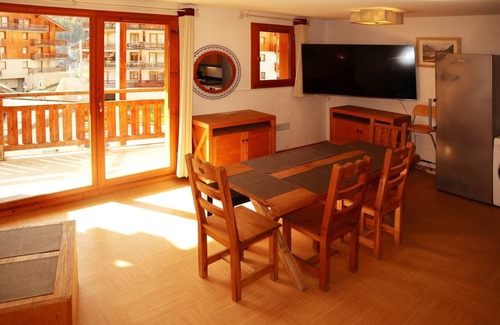 Les Orres Apartment | Spacious 10-Person Apartment with Pool and Pet-Friendly Perks
