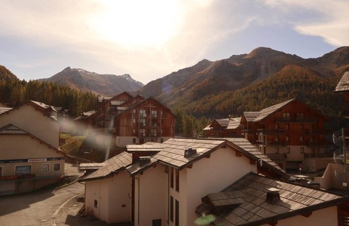Les Orres Apartment | Spacious 10-Person Apartment with Pool and Pet-Friendly Perks