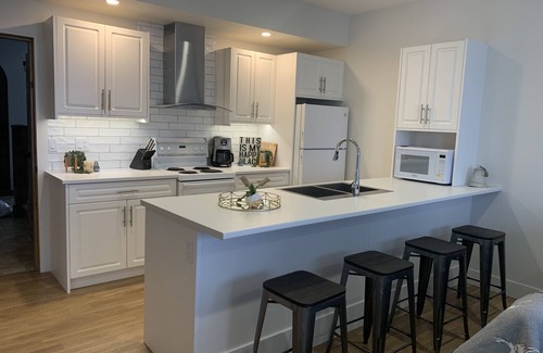 Silver Star Mountain Apartment | New Deluxe One Bedroom with Private Deck and Laundry