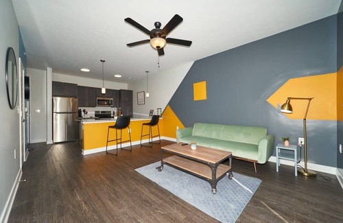 Downtown Indianapolis Apartment | Inviting 1BDR Apartment with Pool, Gym & Parking Access