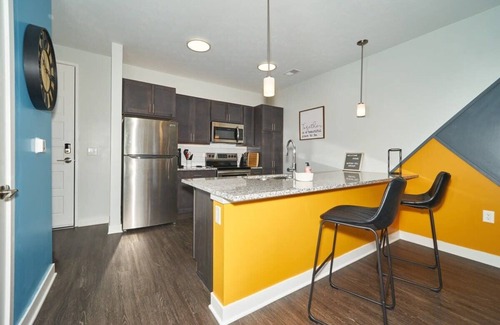 Downtown Indianapolis Apartment | Inviting 1BDR Apartment with Pool, Gym & Parking Access