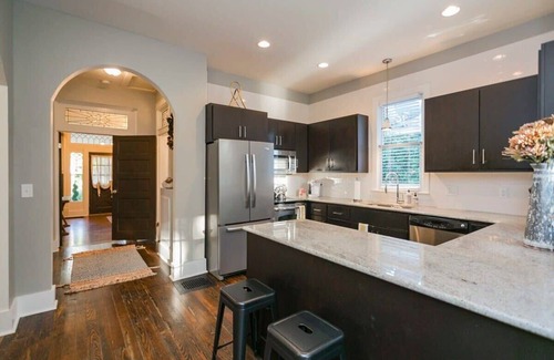 East Nashville House | Rare E Nash House & Yard: Family-Friendly near Broadway